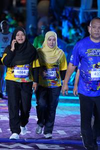 BIB: 4084, 860, 427
                            <button type="button" onclick="openModal(26262088)" class="btn btn-primary btn-sm float-right btn-popup" data-toggle="modal" data-target=".modal-high-quality">
                        <i class="fas fa-shopping-cart"></i> Add to Cart
                    </button>
                                            <button type="button" onclick="isThisMe(26262088, true)" class="btn btn-success btn-sm float-right btn-popup btn-isme hidden" data-toggle="tooltip" data-placement="bottom" title="นี่คือรูปของคุณใช่ไหม คลิกที่นี่เพื่อเอาเข้าอัลบั้ม">
                        <i class="fas fa-plus"></i> Add to album
                    </button>
                    <button type="button" onclick="isThisMe(26262088, false)" class="btn btn-warning btn-sm float-right btn-popup btn-isnotme hidden">
                        <i class="fas fa-ban"></i> Remove from album
                    </button>